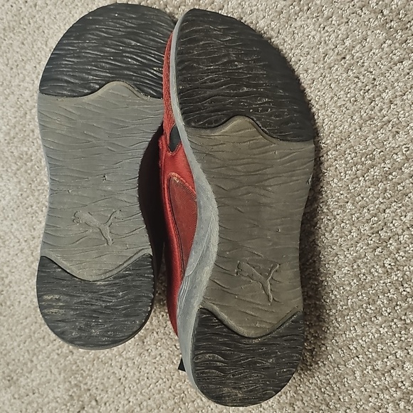 Puma Red and Gold Running Shoes - Picture 4 of 4